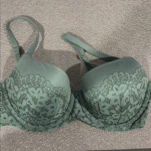 Victoria’s Secret Body by Victoria Bra
